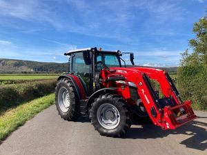รถแทรกเตอร์ฟาร์ม Massey Ferguson คุณภาพสูง 75 แรงม้า ระบบขับเคลื่อน 2 ล้อ และ 4 ล้อ เครื่องยนต์ดีเซล อุปกรณ์การเกษตร ใช้กับผานไถ พรวนดิน จอบไถ และรถพ่วง - Product Image 3