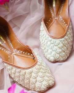 2. Pakistani Women Khussa Traditional Embroidered Pumps Soft Comfortable Ladies Flats Fashion Ethnic Footwear Wholesale - Product Image 4