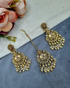 Pendientes y mangtika hechos a mano con diseño de hojas, flecos de perlas y baño de oro para mujer, conjunto combinado de joyería tradicional étnica. - Product Image 5