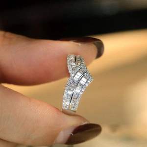 S925 <b>Silver</b> Gold Plated Prong Set Trendy Princess Square V-shaped Row <b>Ring</b> <b>Emerald</b> Cut Moissanite GRA Certified Brilliant Starry - Product Image 2