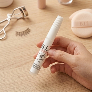 กาวใสสำหรับงานมืออาชีพ [K-ESSENTIALS] ขนาด 2 กรัม แห้งเร็ว ใช้ซ่อมแซมเครื่องแก้ว ผลิตภัณฑ์กาวใสสำหรับงานเบา - Product Image 6