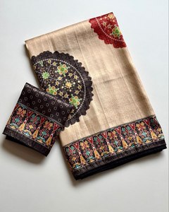 ผ้าซารีไหมนุ่มพิเศษ Reglance Premium Nylon Jari Jacquard Dola ลายพิมพ์ดิจิทัลสไตล์ Ajrakh Bandhani พร้อมขอบผ้าปักดิ้นดิบสองชั้น - Product Image 1
