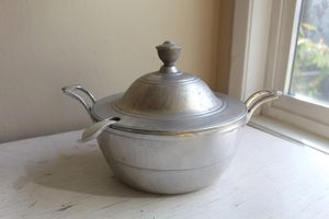 Wilton Armetale Tureen with Lid and Ladle: Vintage Cast Aluminum Casserole <b>Server</b> - Product Image 3