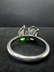 Bague en diamant ovale taille poire de 5 carats certifiée IGI, en platine PT950, sertie de griffes, modèle Toi et Moi - Product Image 3