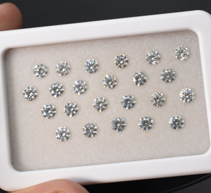 ใบรับรอง GRA ผ่านการทดสอบเพชรโมอิสซาไนต์ 100% โมอิสซาไนต์ไร้สี ตัดได้อย่างสมบูรณ์แบบ - Product Image 2