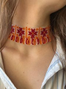 Elegante Collar de Gargantilla con Cuentas Estilo Bohemia para Mujer, con Diseño de Borlas en Rojo y Naranja, Estilo Personalizado por UO INDIA - Product Image 2