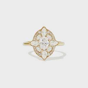 Bague de fiançailles vintage en diamant de laboratoire taille ovale Art Déco, sertie halo, style moderne classique de luxe, en or massif 14K, vente en gros - Product Image 1