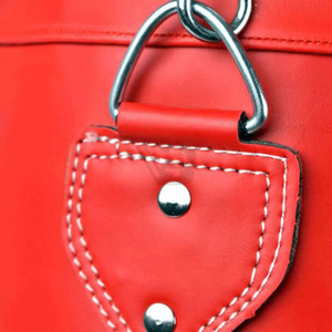 Sac de frappe de boxe en cuir PU de haute qualité avec logo personnalisé, options de remplissage d'eau ou de sable en PVC, service OEM - Product Image 5