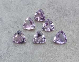 Ametyste Naturelle de Qualité, Forme Trillion, Taille Facettée, Calibrée, Vente en Gros, Pierre Précieuse Non Montée pour Bijoux - Product Image 3