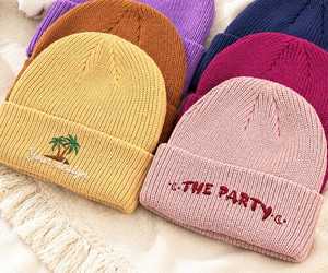 Bonnet en tricot personnalisé brodé unisexe, chaud pour l'hiver, avec revers, personnalisable avec nom et logo, en acrylique doux, pour hommes et femmes - Product Image 6