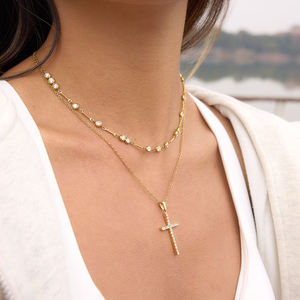 Collar Gargantilla Minimalista Plateado con Moissanita Engastada en Canal, Joyería Unisex para Uso Diario con Certificación GRA - Product Image 1