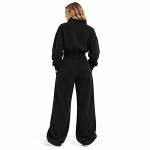 Ensemble de survêtement athleisure pour femme, veste courte zippée noire à ourlet côtelé et pantalon de jogging, en molleton de coton personnalisé, automne-hiver, faible MOQ - Product Image 3