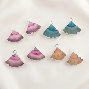 Pendentifs triangulaires géométriques en quartz solaire pour la fabrication de bijoux et d'artisanat, design unique et minimaliste, dernières nouveautés - Product Image 4