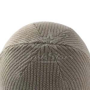 Vente en gros de bonnets de voyage légers en laine 100% avec logo personnalisé, design de haute qualité, tricotés en jacquard, chauds pour l'hiver - Product Image 5