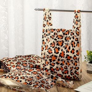 ถุงพลาสติกลายเสือดาวแบบมีหูหิ้ว ถุงสินค้าขายส่งแบบใช้แล้วทิ้ง ถุงของขวัญสำหรับร้านอาหารและร้านขายของชำ - Product Image 5