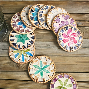 จานดอกไม้หวายสานมือขายดี ผลิตจากหวาย ไม้ไผ่ และหญ้าทะเล เคลือบแลคเกอร์ ลายหวาย ผลิตในเวียดนาม เหมาะสำหรับโรงแรมและร้านอาหาร - Product Image 1