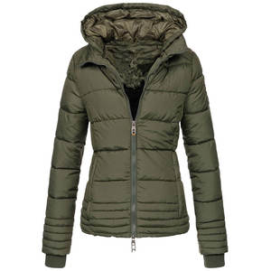 Veste matelassée à capuche pour femme avec cordon de serrage réglable, manteau matelassé oversize pour femme avec look streetwear - Product Image 4