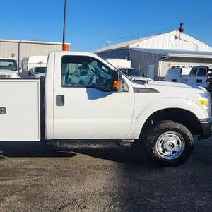 Camion tracteur poids lourd bleu 6x4, tête motrice, moteur diesel, véhicule de transport logistique commercial, conduite à gauche - Product Image 3