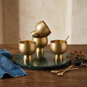 Juego de Tazones de Postre de Latón Cepillado de Lujo - Copas de Helado con Pedestal de Metal Dorado y Cucharas, Tazones para Frutas y Nueces para Hoteles y Bares - Product Image 1