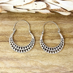 Pendientes de Aro Boho de Último Diseño 2026, Joyería Étnica de Latón para Mujer, Acabado Plateado Oxidado, Diseño Geométrico de Luna Creciente, Para Venta al por Mayor OEM ODM - Product Image 1
