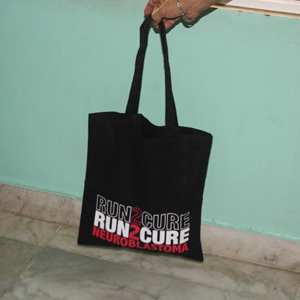 Le neuroblastome est une forme rare de cancer chez les enfants, et nous soutenons une cause en offrant de tels sacs en toile. - Product Image 1