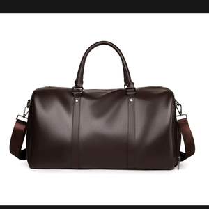 กระเป๋าเดินทางหนังกันน้ำดีไซน์ใหม่ สีสันโดดเด่น  กระเป๋าเป้สะพายหลังสำหรับเล่นกีฬากลางแจ้ง  กระเป๋าเดินทางหนังแฟชั่นสำหรับเดินทาง  มีจำหน่ายแล้ว - Product Image 2