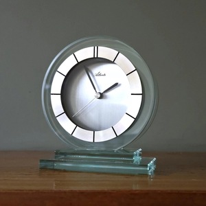 Horloge de bureau en verre à succès, design circulaire moderne, mouvement à quartz, affichage silencieux des aiguilles, fonctionne sur piles - Product Image 1