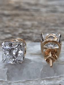 Pendientes de Diamantes Cultivados en Laboratorio con Corte Cojín, 4.35 Quilates, Oro de 14K, Diseño de Perno con Cuatro Puntas, Joyería de Lujo para Mujer - Product Image 3