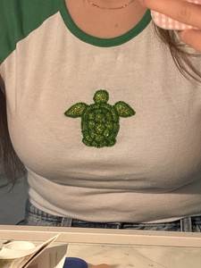 เสื้อปักมือประดับลูกปัดสวยงามสำหรับผู้หญิง พร้อมงานปักลูกปัดตกแต่งและดีไซน์แขนกุดทันสมัย - Product Image 4
