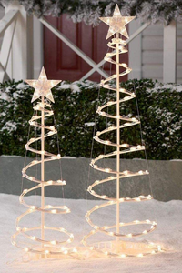 Sapin de Noël artistique en métal avec étoile sur le dessus, conçu pour les décorations intérieures festives, les accents modernes pour la maison ou les thèmes de Noël pour le bureau. - Product Image 3