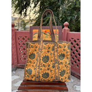 กระเป๋าผ้าฝ้ายเย็บมือ: กระเป๋าตลาดลายพิมพ์บล็อกอินเดีย - Product Image 3