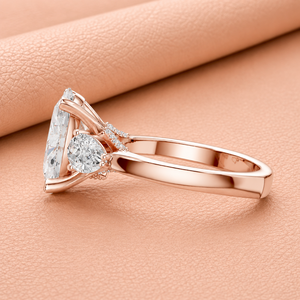 Anillo de Compromiso de Diamantes de Corte Ovalado en Oro Rosa de Lujo, Anillo de Novia de Tres Piedras, Joyería Fina Hecha a Mano, Regalo para Mujer - Product Image 3