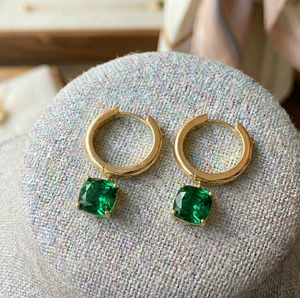 Pendientes de Lujo con Peridoto Corte Cojín, Piedra de 10mm, 4 Pulgadas de Largo, 10 Gramos, Plata de Ley 925, Chapado en Oro de 18K, Joyería de Diseño - Product Image 4