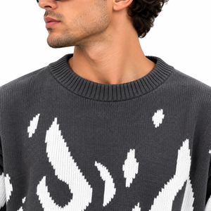 Suéter de Punto Gráfico Gris Carbón para Hombre, Oversize, con Patrón Abstracto Blanco, Cuello Redondo, Estilo Urbano Premium - Product Image 4