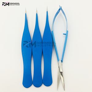 Pinzas y tijeras para cejas RMI de nuevo diseño, con punta afilada, recubrimiento en polvo azul y punta plateada. - Product Image 3