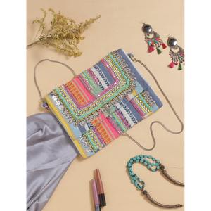 Sac à main de soirée léger fabriqué à la main pour les femmes Flair brodé décoratif pour les ensembles formels ajoute du glamour pour les mariages - Product Image 1