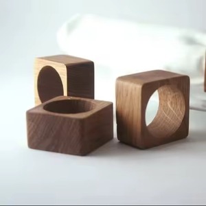 Ensemble d'anneaux de serviette décoratifs en bois sculpté – Accent élégant pour la table, idéal pour mariages, banquets, restaurants, hôtels et fêtes - Product Image 5