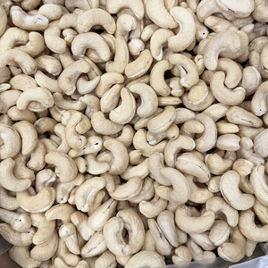 Oferta Especial: Nueces de Anacardo W320, Kaju y Badam, con Empaque de Marca Privada Disponible, Santigo - Product Image 1
