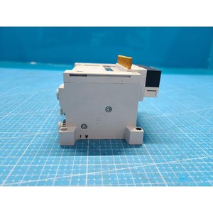 Vanne solénoïde pneumatique SMC VQ1100RY-5C, utilisée comme pièce détachée pour équipement semi-conducteur Legacy - Product Image 5
