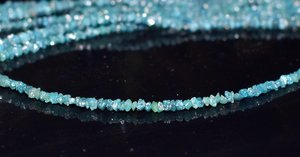 เพชรบลูไดมอนด์ธรรมชาติแบบหยาบ ขนาด 2-4 มม. เม็ดเพชรดิบสำหรับทำเครื่องประดับ ขายส่ง - Product Image 4