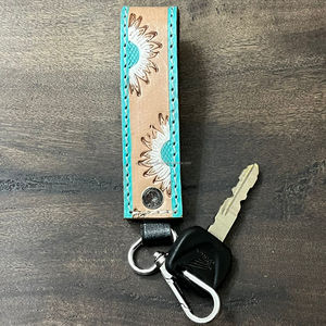 พวงกุญแจกระเป๋าหนังวัวเครื่องมือทำมือเป็นของขวัญโปรโมชั่นล่าสุดของ2025พวงกุญแจห้อยข้อมือดีไซน์ทันสมัยสำหรับทุกเพศ - Product Image 4