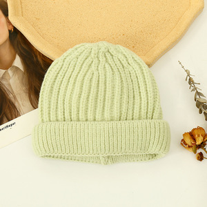 Gorro de Punto Verde Unisex, 100% Acrílico, Color Sólido, Gorro Casual de Invierno para Adultos, Circunferencia de Cabeza de 56-58 cm - Product Image 4