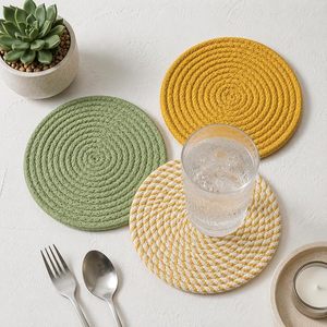 Juego de Manteles Individuales y Posavasos de Yute de Lujo, Diseño Moderno, Resistentes al Calor, Duraderos y Portátiles para Fiestas - Product Image 1