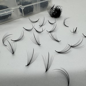 Extensiones de Pestañas Preformadas Wispy 5D/7D/9D Hechas a Mano, Naturales, Largas, Negras Mate, de Pelo Sintético PBT Coreano, Personalizables, Tipo Abanico - Product Image 4