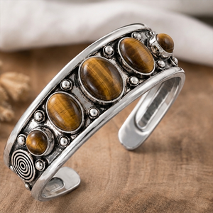 Brazalete Bohemio de Cinco Piedras de Ojo de Tigre Natural, Brazalete Ancho de Latón Hecho a Mano, Joyería Artesanal con Piedras Preciosas, Plata/Oro - Product Image 5