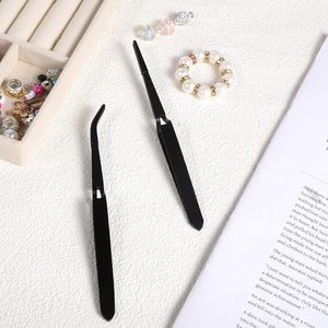 Pinzas de Precisión UBI, 2 Piezas, con Bloqueo Cruzado Inverso, Acero Inoxidable, Puntas de Goma de PVC Dentadas, Duraderas, Curvadas, para Pestañas - Product Image 4