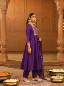 <b>Women</b> Traditional Purple Embroidered <b>Kurta</b> Set With Dupatta Loose Fit Ankle-Length Cotton Ethnic Wear India Pakistan Style - Product Image 3