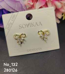 ต่างหูแบบติดหูทรงเชือกขอบสแตนเลสชุบทอง ดีไซน์หรูหราทันสมัย ทำด้วยมือ พร้อมกล่องของขวัญ - Product Image 5