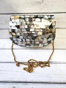 Vintage Fashion Mother Pearl Wristlet <b>Clutch</b> Evening Bag Geometric Pattern White Black Metal Zipper Closure Logo <b>Embellishment</b> - Product Image 4