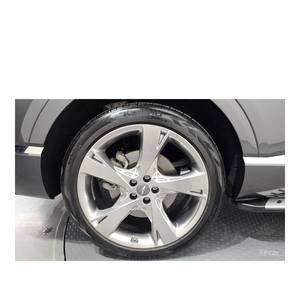 Genesis GV80 2.5T Gasolina 2WD 2024/5 con Caja de Cambios Automática, Asientos de Cuero, Cámara Trasera - 30,121 km - Product Image 5